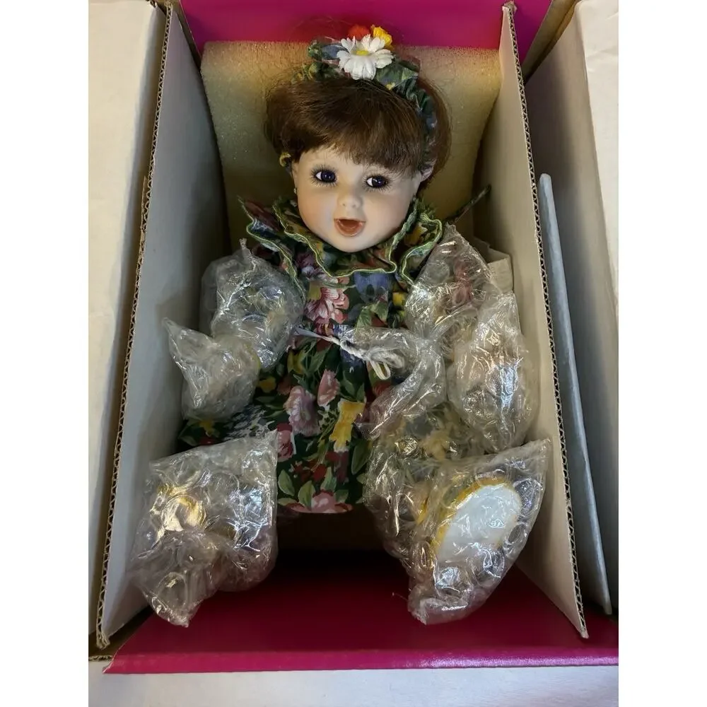 Vtg Marie Osmund “ Rachael” Tiny Tot Porcelain Doll # 2800